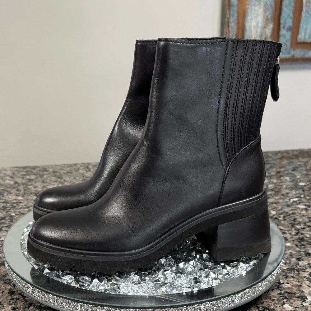 Dolce Vita Black Ankle Boots NEW 8